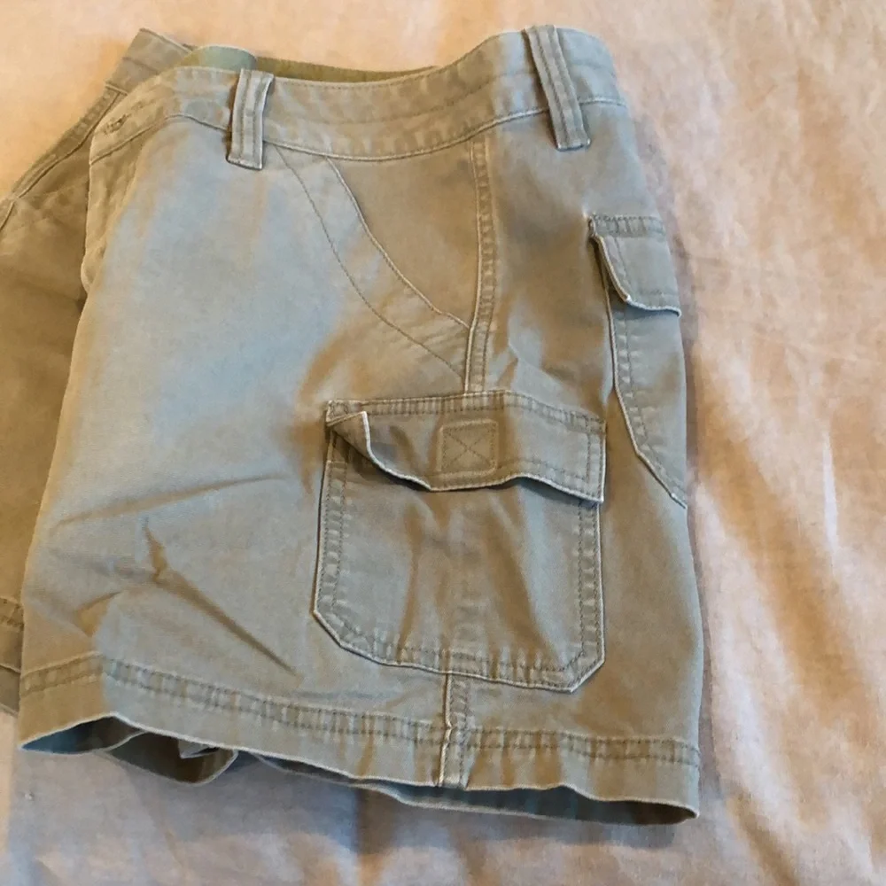 Eddie Bauer cargo shorts size 6 - Picture 4 of 4